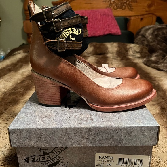 Freebird by Steven Randi Dusty Rose and Brown Leather Chunky Heel Shoes - Picture 3 of 5
